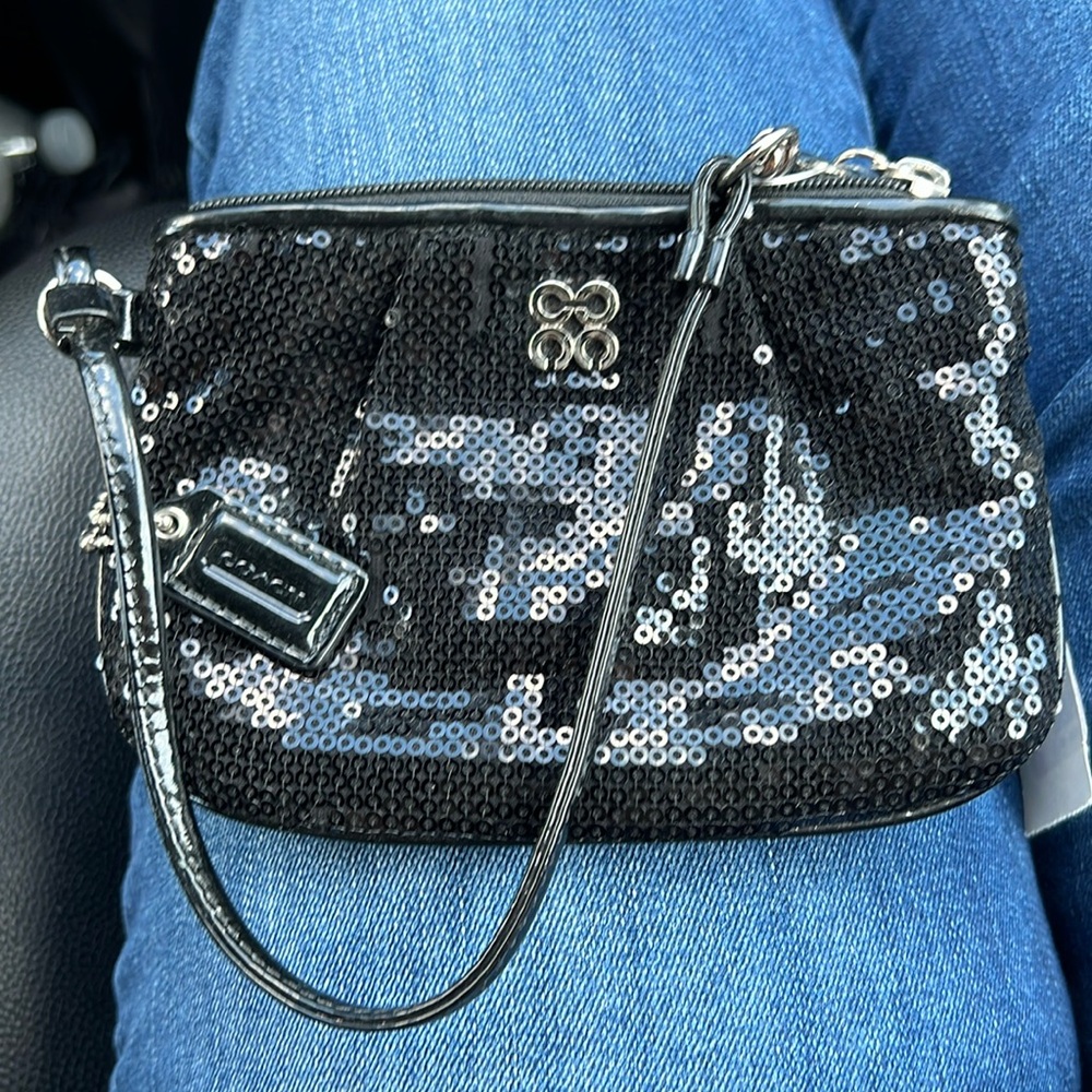NWT 44509 Coach Special Occasion Black Sequined Sequin Wristlet Wallet RARE!